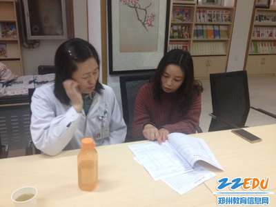 关爱教师与健康同行,郑州八中邀请医学专家开展健康知识咨询